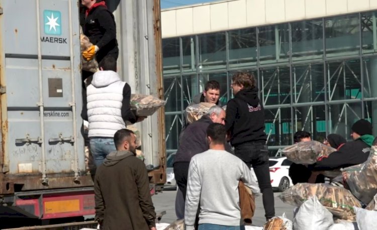 İzmir Depremzedeler İçin Dayanışmada
