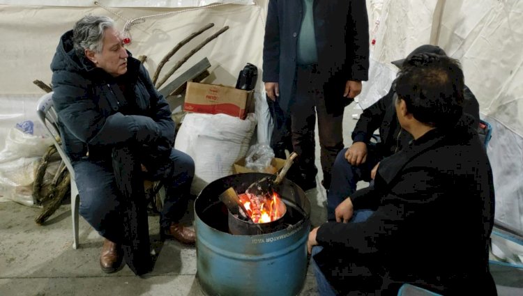 Biliyor musun beş gün önce benim de senin gibi gideceğim evim vardı