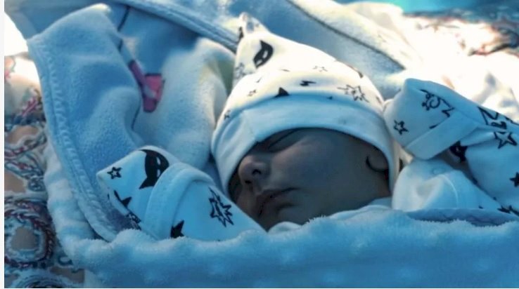 Necla, enkazdan sağ çıkabileceğini sanmıyordu ama bebeği umut verdi
