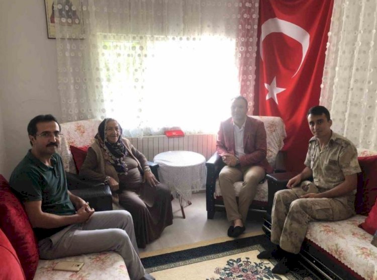 Şehit annesinden 55 bin lira bağış