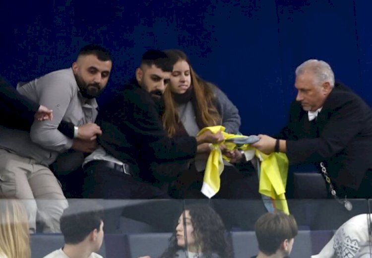 PKK destekçilerinin protestosu nedeniyle Avrupa Parlamentosu'nda oturuma ara verildi