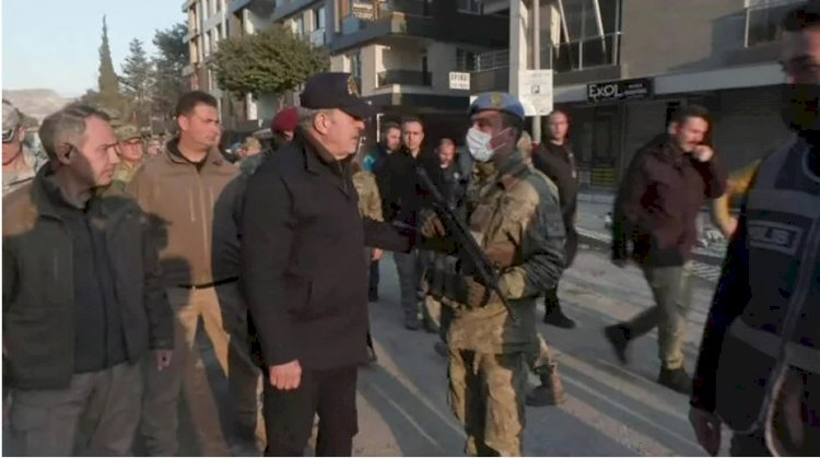 Bakan Akar: Depremde 100 askerimiz şehit oldu