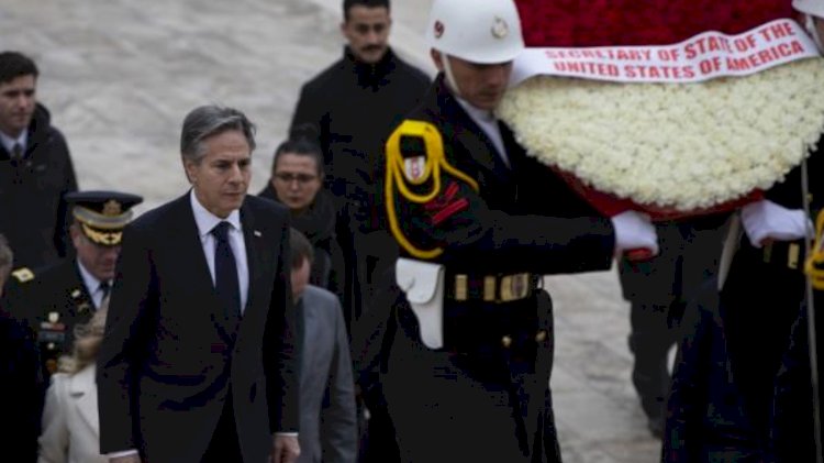 ABD Dışişleri Bakanı Blinken, Anıtkabir'i ziyaret etti; özel deftere yazı yazdı
