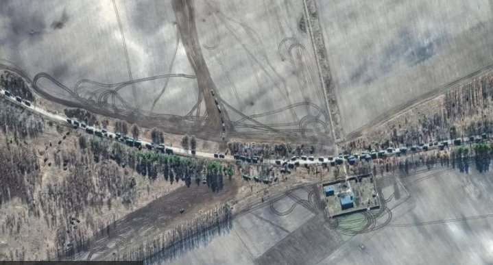 Rusya'nın Kiev'in işgali için gönderdiği 56 km’lik zırhlı konvoyun hikayesi