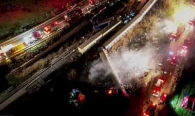 Yunanistan’da iki tren çarpıştı: En az 36 kişi hayatını kaybetti