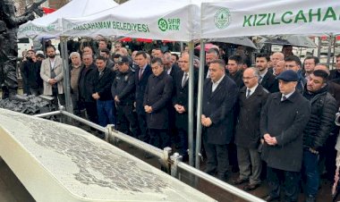 81 ilden toprağın getirildiği Anıt Ağacı’ndaki törenle şehitler anıldı