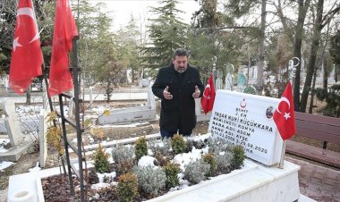 Şehit babası, oğlunun adına yaptırdığı aile sağlığı merkezinin inşaatında çalışıyor