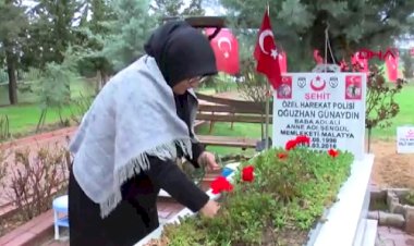 Ölümü göze alıp, eve girerek şehit evlatlarından kalan hatıraları çıkardılar