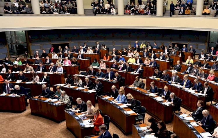Finlandiya'da meclis NATO'ya katılım anlaşmasını onayladı