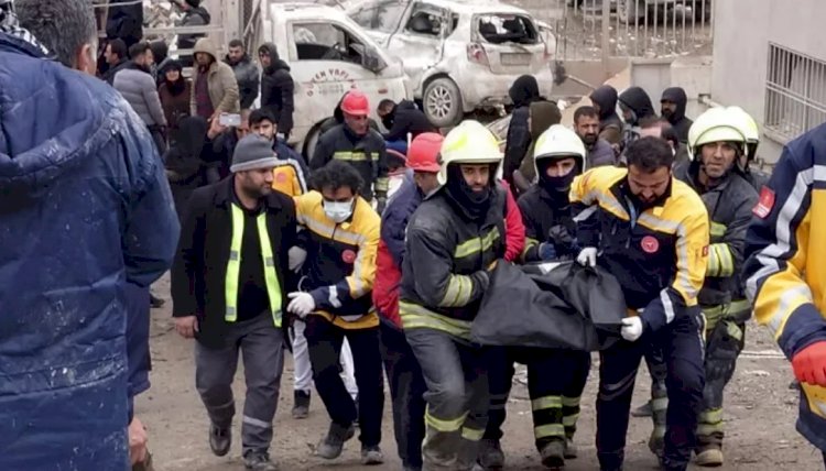 Depremlerde can kaybı 49 bin 589'a çıktı, Hatay'da 'hakkımızı helal etmiyoruz' sloganıyla protesto
