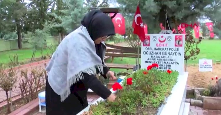 Ölümü göze alıp, eve girerek şehit evlatlarından kalan hatıraları çıkardılar