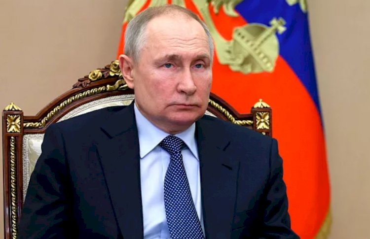 Rusya'nın güncellenen dış politika stratejisinde, Batı'yla 'hibrit savaş' vurgusu