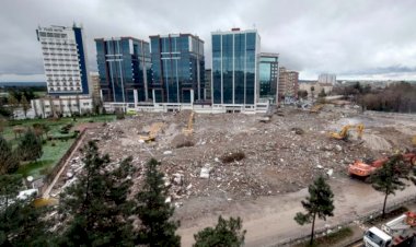 Diyarbakır’da Enkazdaki Değerli Eşyalar Sahiplerini Bekliyor