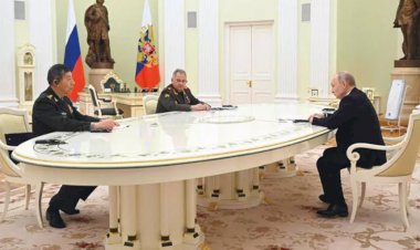O karedeki ince ayrıntı: Putin’den Çinli bakana yakın protokol
