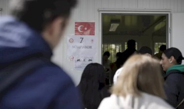 Almanya'daki Türkler sandıklara akın etti, toplamda 1,5 milyon kişi oy kullanabilecek