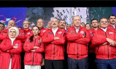 Erdoğan, Aliyev'le birlikte katıldığı Teknofest Fuarı'nda Türkiye'nin ilk uzay yolcularını tanıttı