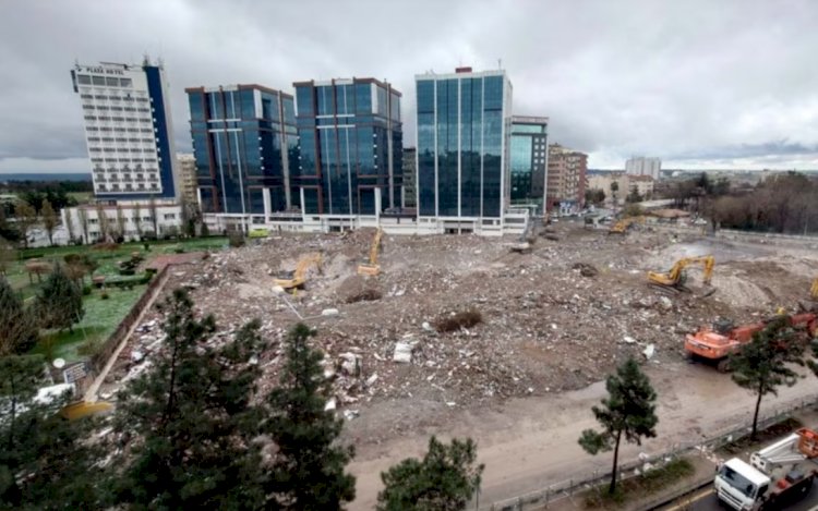 Diyarbakır’da Enkazdaki Değerli Eşyalar Sahiplerini Bekliyor