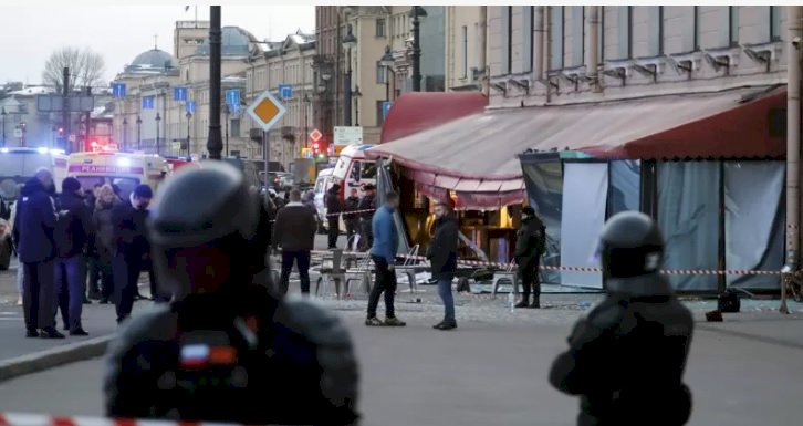 St. Petersburg'daki bir kafeye düzenlenen bombalı saldırıda Kremlin yanlısı blogger öldü