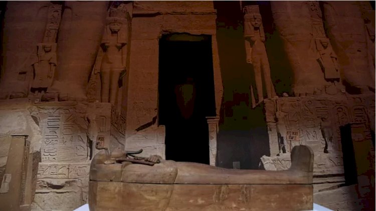 Firavun 2. Ramses tabutu 5 aylık sergi için Paris'e götürüldü