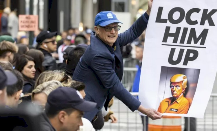 ABD siyaset tarihinde bir ilk: Eski Başkan Donald Trump mahkemeye teslim oluyor