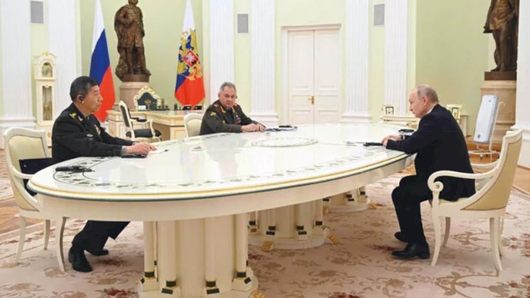 O karedeki ince ayrıntı: Putin’den Çinli bakana yakın protokol
