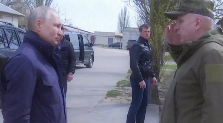 Putin, Rusya'nın Ukrayna'da işgal ettiği bölgelerden Herson'a gitti