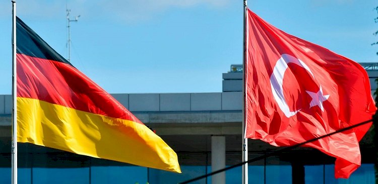 Türkiye Almanya'dan sandıklar için onay bekliyor