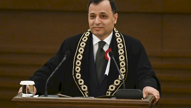 AYM Başkanı Arslan'dan Erdoğan'ın Karşısında "Suphi Paşa"lı Adalet Mesajı
