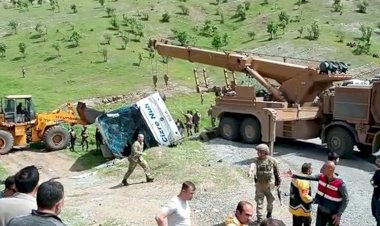 Son dakika haberi Şırnak'taki kazada 2 asker şehit oldu, 44 asker yaralandı
