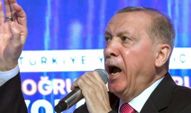 Spiegel, seçimleri "Taht sallanıyor" başlığı ile verdi