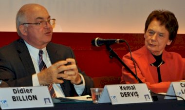 Kemal Derviş Hayatını Kaybetti