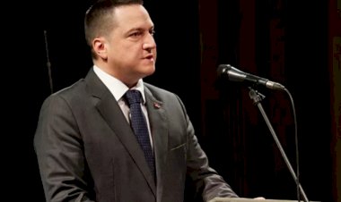 Sırbistan'da ilkokula düzenlenen silahlı saldırının ardından eğitim bakanı istifa etti