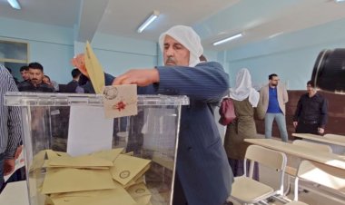 Diyarbakırlılar erken saatlerde sandıklara akın etti
