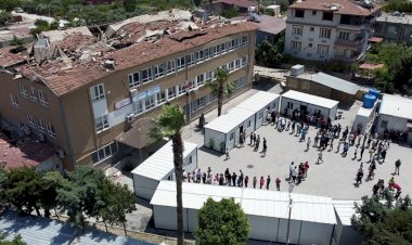 Depremden etkilenen illerde hangi parti kaç vekil çıkardı?