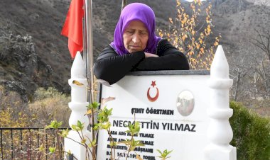Şehitlikte Anneler Günü böyle kutlanıyor!