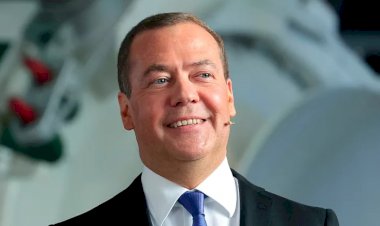 Medvedev: Baltık ülkeleri bizim vilayetlerimiz, Polonya geçici işgal altında