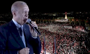 Erdoğan’dan balkon konuşması: “Çekişmeleri kenara bırakarak milli hedeflerimiz etrafında birleşme vakti"