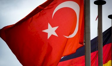 Alman siyasilerden Türkiye'ye İsveç ve ekonomi uyarısı