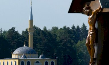 Almanların üçte biri farklı dinleri tehdit olarak görüyor