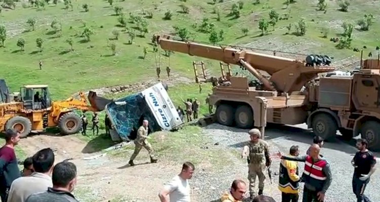 Şırnak'ta askerleri taşıyan otobüs devrildi: 2 şehit, 4 asker yaralı