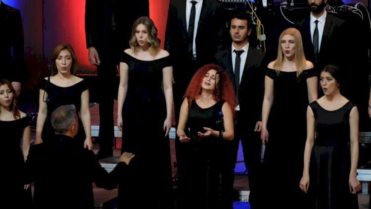 TÜRK KOROLARI DÜNYAYA SESLENDİ