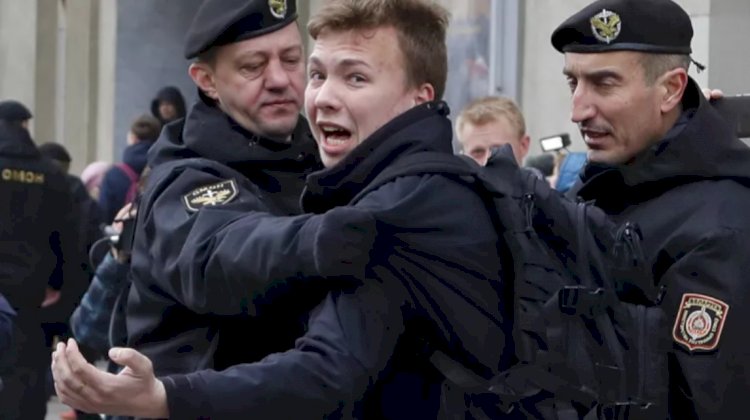 Belarus’ta uçağı zorla indirilip tutuklanan muhalif gazeteciye 8 yıl hapis