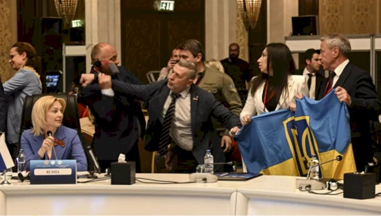 Ankara’daki KEİPA toplantısında Ukraynalı parlamenter, Rus delegeyi yumrukladı