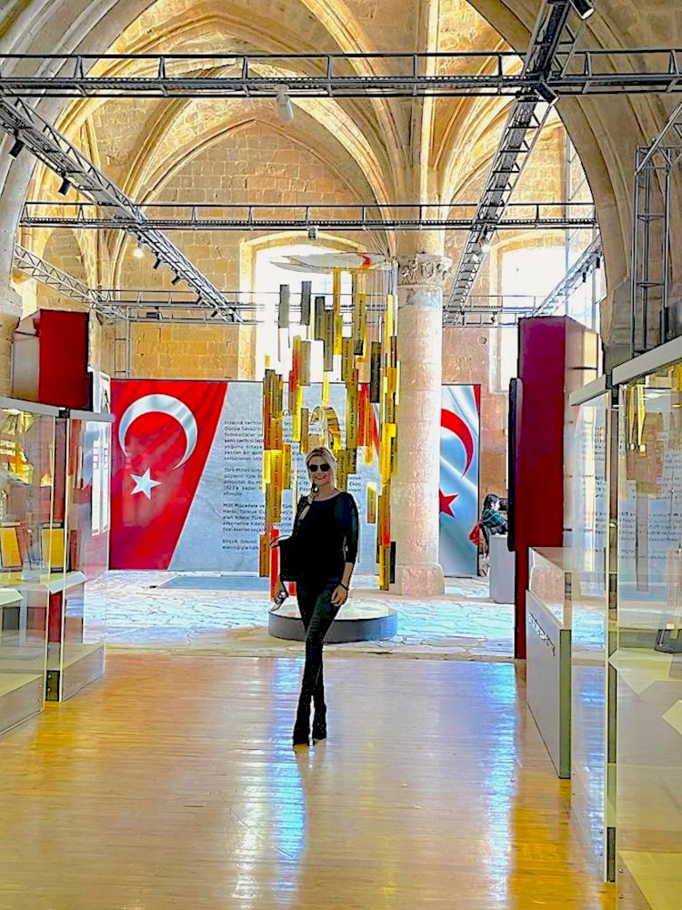 ZİYARETÇİLERİNİ YÜZ YILLIK BİR TARİH YOLCULUĞA ÇIKARAN SERGİ