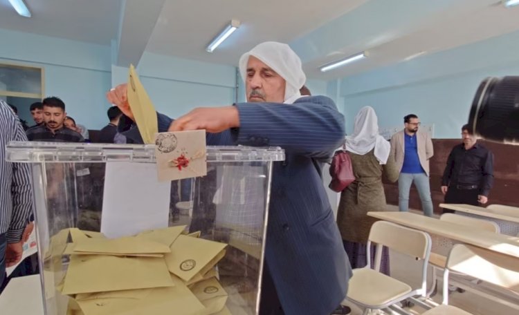 Diyarbakırlılar erken saatlerde sandıklara akın etti
