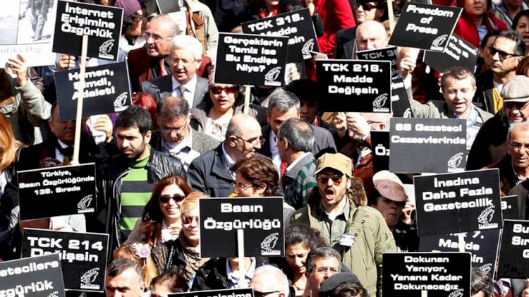 Konuşana da yazana da ceza
