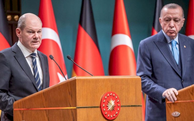 Alman hükümeti Türkiye politikasını gözden mi geçirecek?