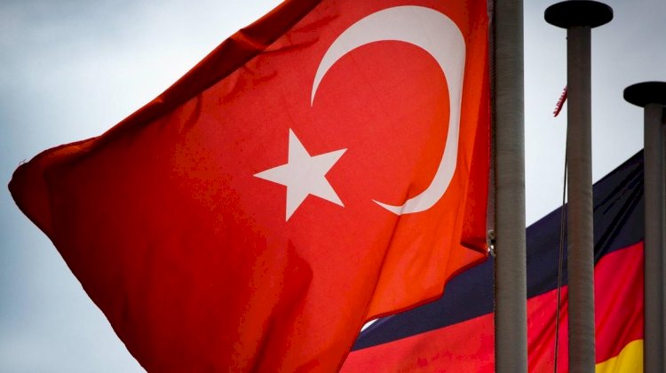 Alman siyasilerden Türkiye'ye İsveç ve ekonomi uyarısı