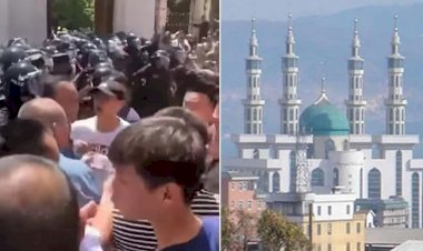 Çin'deki Müslümanlar camileri için direniyor