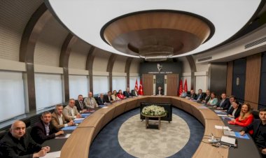 CHP'de "seçim" yerine "atama" kararı gölgesinde yeniden yapılanma